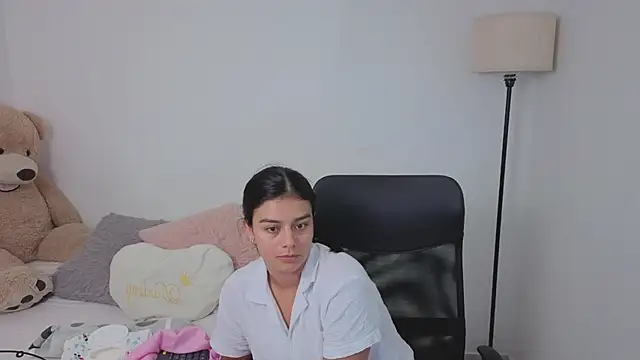 Snapshot of valerihouse chatting on 09-16-25, 12:44 valerihouse online show from 09-16-25, 12:44