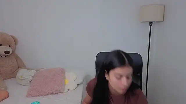 Snapshot of valerihouse chatting on 10-03-25, 01:02 valerihouse online show from 10-03-25, 01:02