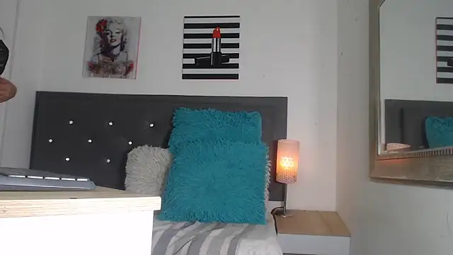 Snapshot of madison__love_ chatting on 05-15-26, 06:04 madison love online show from 05-15-26, 06:04