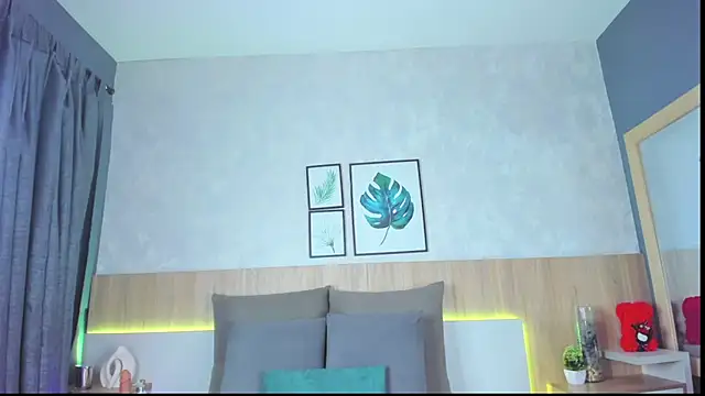 mia gate online show from 11-13-25, 11:31