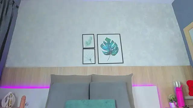 mia gate online show from 11-17-25, 11:38