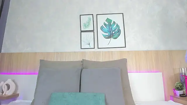 mia gate online show from 11-25-25, 11:32