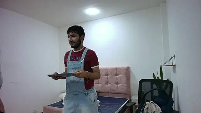 Ares Alpha online show from 11-11-25, 06:52