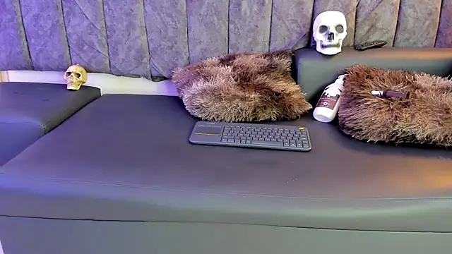 Rowan Mills online show from 09-21-25, 08:21