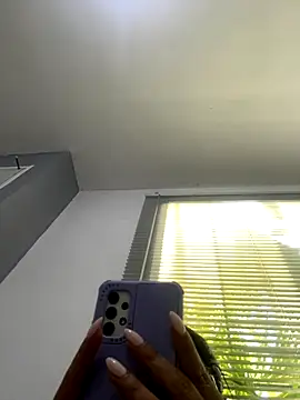 Snapshot of Isabella-2709 chatting on 10-17-25, 02:08 Isabella-2709 online show from 10-17-25, 02:08