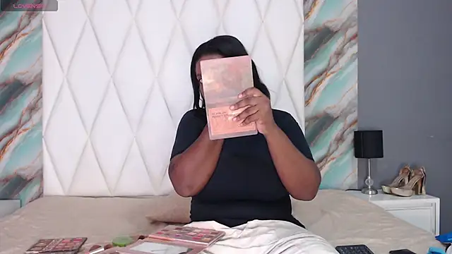 Snapshot of PenelopeBoobss chatting on 09-19-25, 05:13 PenelopeBoobss online show from 09-19-25, 05:13