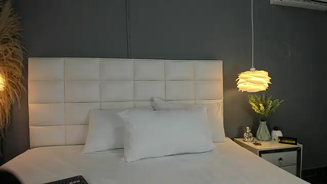 AliHamilton online show from 09-20-25, 10:44