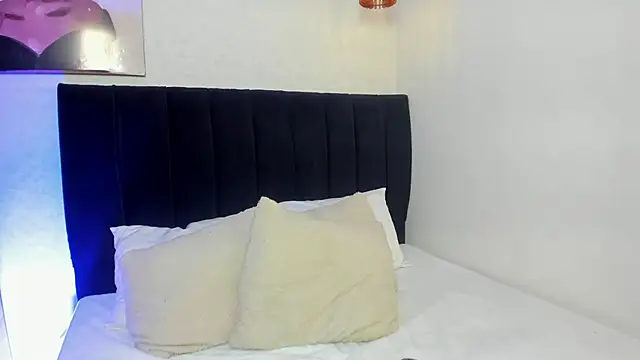 antonellariva  online show from 10-14-25, 09:15