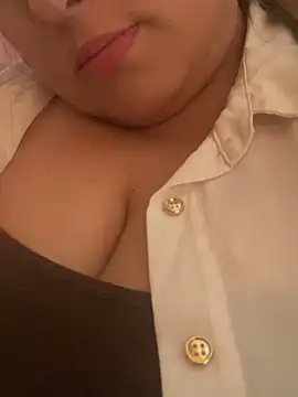 Snapshot of bruna438 chatting on 09-23-25, 03:37 bruna438 online show from 09-23-25, 03:37