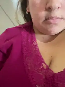 Snapshot of bruna438 chatting on 09-25-25, 06:22 bruna438 online show from 09-25-25, 06:22