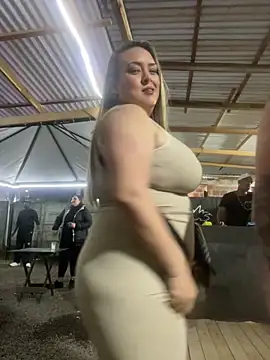 Snapshot of bruna438 chatting on 09-28-25, 03:12 bruna438 online show from 09-28-25, 03:12