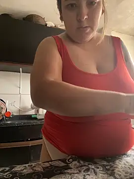 Snapshot of bruna438 chatting on 10-28-25, 02:31 bruna438 online show from 10-28-25, 02:31