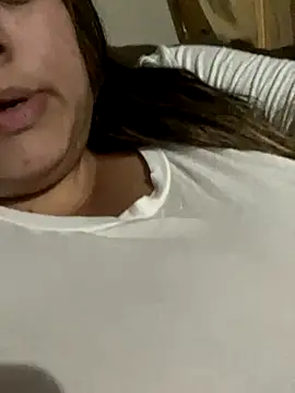 Snapshot of bruna438 chatting on 11-14-25, 04:22 bruna438 online show from 11-14-25, 04:22