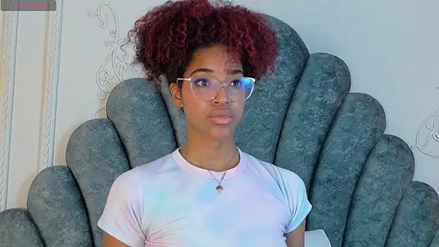 Snapshot of Charlotte-Novac chatting on 09-30-25, 01:27 Charlotte-Novac online show from 09-30-25, 01:27