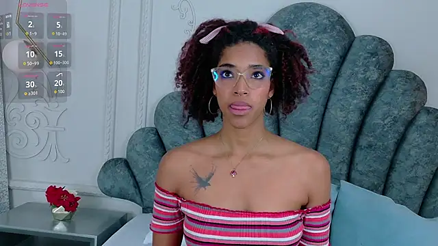 Snapshot of Charlotte-Novac chatting on 10-25-25, 04:57 Charlotte-Novac online show from 10-25-25, 04:57