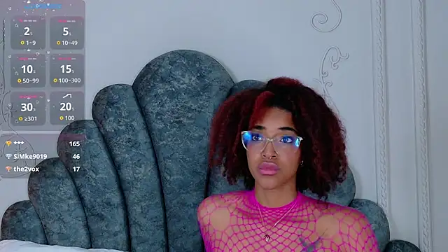 Snapshot of Charlotte-Novac chatting on 10-28-25, 03:04 Charlotte-Novac online show from 10-28-25, 03:04