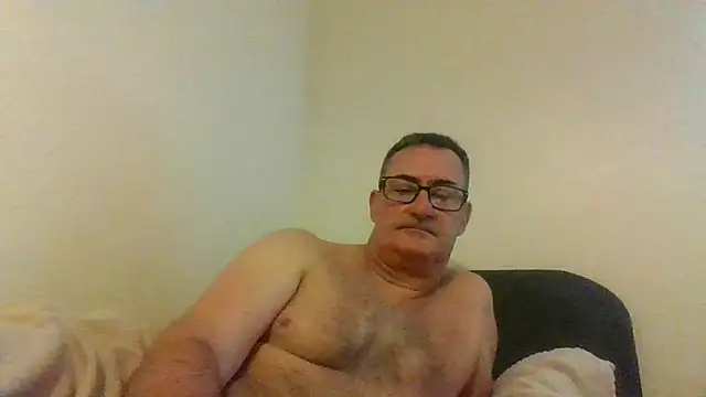 Snapshot of goldenman59 chatting on 09-28-25, 01:05 goldenman59 online show from 09-28-25, 01:05