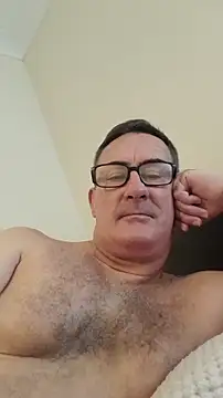 Snapshot of goldenman59 chatting on 10-17-25, 11:13 goldenman59 online show from 10-17-25, 11:13