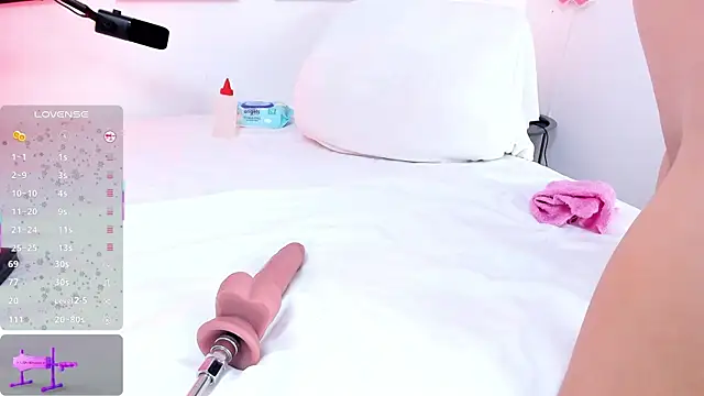 Snapshot of little_ivonne chatting on 11-05-25, 08:42 little ivonne online show from 11-05-25, 08:42