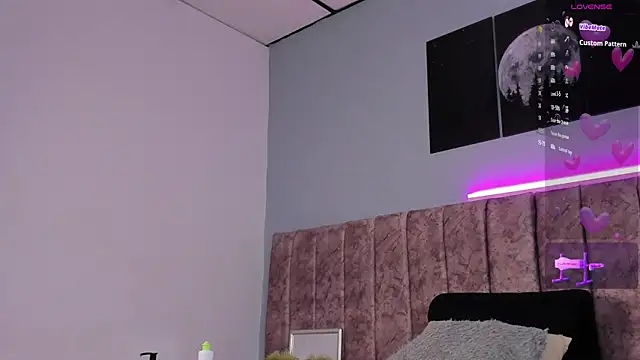 Niicolle Evanss online show from 11-16-25, 12:33