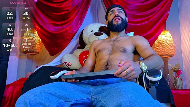 Snapshot of Thaiel_Fosteer chatting on 02-14-26, 07:27 Thaiel Fosteer online show from 02-14-26, 07:27