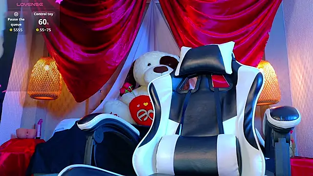 Snapshot of Thaiel_Fosteer chatting on 02-15-26, 07:38 Thaiel Fosteer online show from 02-15-26, 07:38