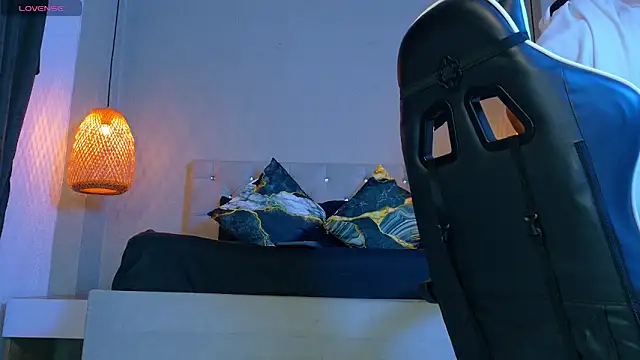 Snapshot of Thaiel_Fosteer chatting on 02-27-26, 07:08 Thaiel Fosteer online show from 02-27-26, 07:08