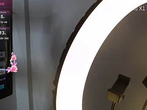 Snapshot of Glory_girl chatting on 09-20-25, 01:28 Glory girl online show from 09-20-25, 01:28