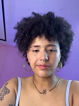 Snapshot of LiaaMoretzz chatting on 09-27-25, 04:17 LiaaMoretzz online show from 09-27-25, 04:17