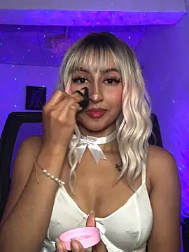 Snapshot of Samara_SaenzV chatting on 10-09-25, 11:47 Samara SaenzV online show from 10-09-25, 11:47