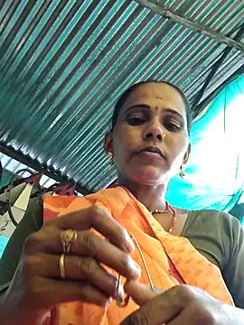 Snapshot of Pooja750 chatting on 09-11-25, 10:48 Pooja750 online show from 09-11-25, 10:48