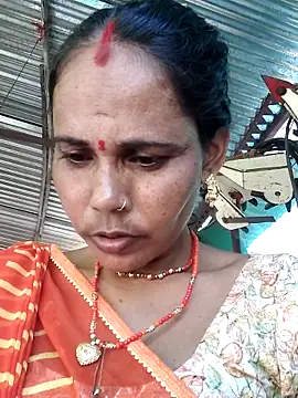 Snapshot of Pooja750 chatting on 09-26-25, 05:11 Pooja750 online show from 09-26-25, 05:11