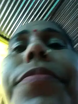 Snapshot of Pooja750 chatting on 09-27-25, 11:04 Pooja750 online show from 09-27-25, 11:04