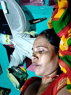 Snapshot of Pooja750 chatting on 09-29-25, 06:46 Pooja750 online show from 09-29-25, 06:46