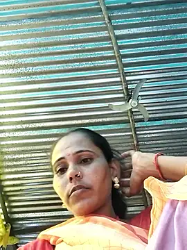 Snapshot of Pooja750 chatting on 10-01-25, 03:23 Pooja750 online show from 10-01-25, 03:23