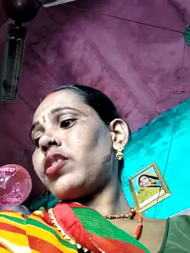 Snapshot of Pooja750 chatting on 10-05-25, 06:56 Pooja750 online show from 10-05-25, 06:56