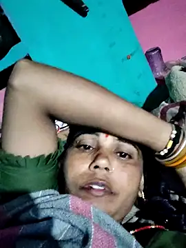 Snapshot of Pooja750 chatting on 10-05-25, 08:07 Pooja750 online show from 10-05-25, 08:07