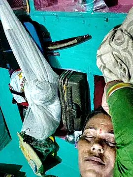 Snapshot of Pooja750 chatting on 10-08-25, 08:17 Pooja750 online show from 10-08-25, 08:17