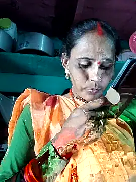 Snapshot of Pooja750 chatting on 10-12-25, 05:28 Pooja750 online show from 10-12-25, 05:28