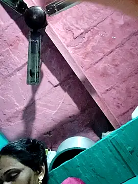 Snapshot of Pooja750 chatting on 10-12-25, 07:57 Pooja750 online show from 10-12-25, 07:57