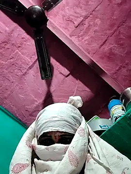 Snapshot of Pooja750 chatting on 10-14-25, 07:03 Pooja750 online show from 10-14-25, 07:03