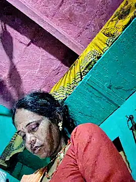 Snapshot of Pooja750 chatting on 10-17-25, 10:56 Pooja750 online show from 10-17-25, 10:56