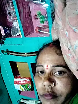 Snapshot of Pooja750 chatting on 10-24-25, 08:49 Pooja750 online show from 10-24-25, 08:49