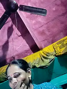 Snapshot of Pooja750 chatting on 10-31-25, 03:13 Pooja750 online show from 10-31-25, 03:13