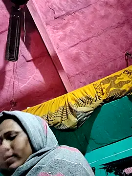 Snapshot of Pooja750 chatting on 11-09-25, 11:58 Pooja750 online show from 11-09-25, 11:58