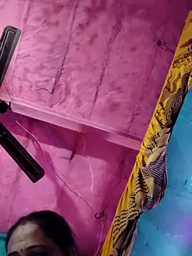 Snapshot of Pooja750 chatting on 11-12-25, 06:30 Pooja750 online show from 11-12-25, 06:30