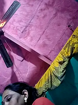 Snapshot of Pooja750 chatting on 11-21-25, 09:24 Pooja750 online show from 11-21-25, 09:24