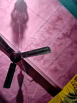 Snapshot of Pooja750 chatting on 11-26-25, 05:47 Pooja750 online show from 11-26-25, 05:47