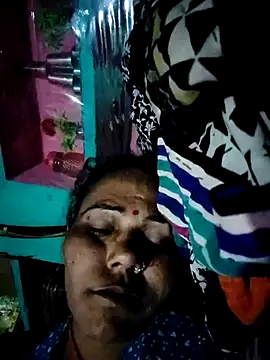 Snapshot of Pooja750 chatting on 11-27-25, 11:18 Pooja750 online show from 11-27-25, 11:18