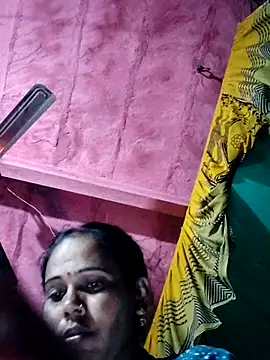 Snapshot of Pooja750 chatting on 12-02-25, 05:52 Pooja750 online show from 12-02-25, 05:52